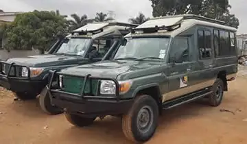 Extended safari Land Cruiser rental Uganda Rwanda