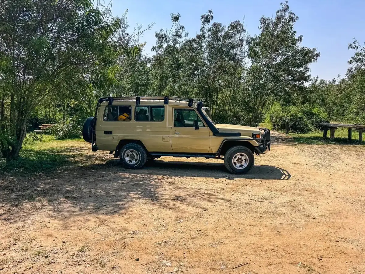 Safari Land Cruiser rental with pop up roof Uganda Rwanda